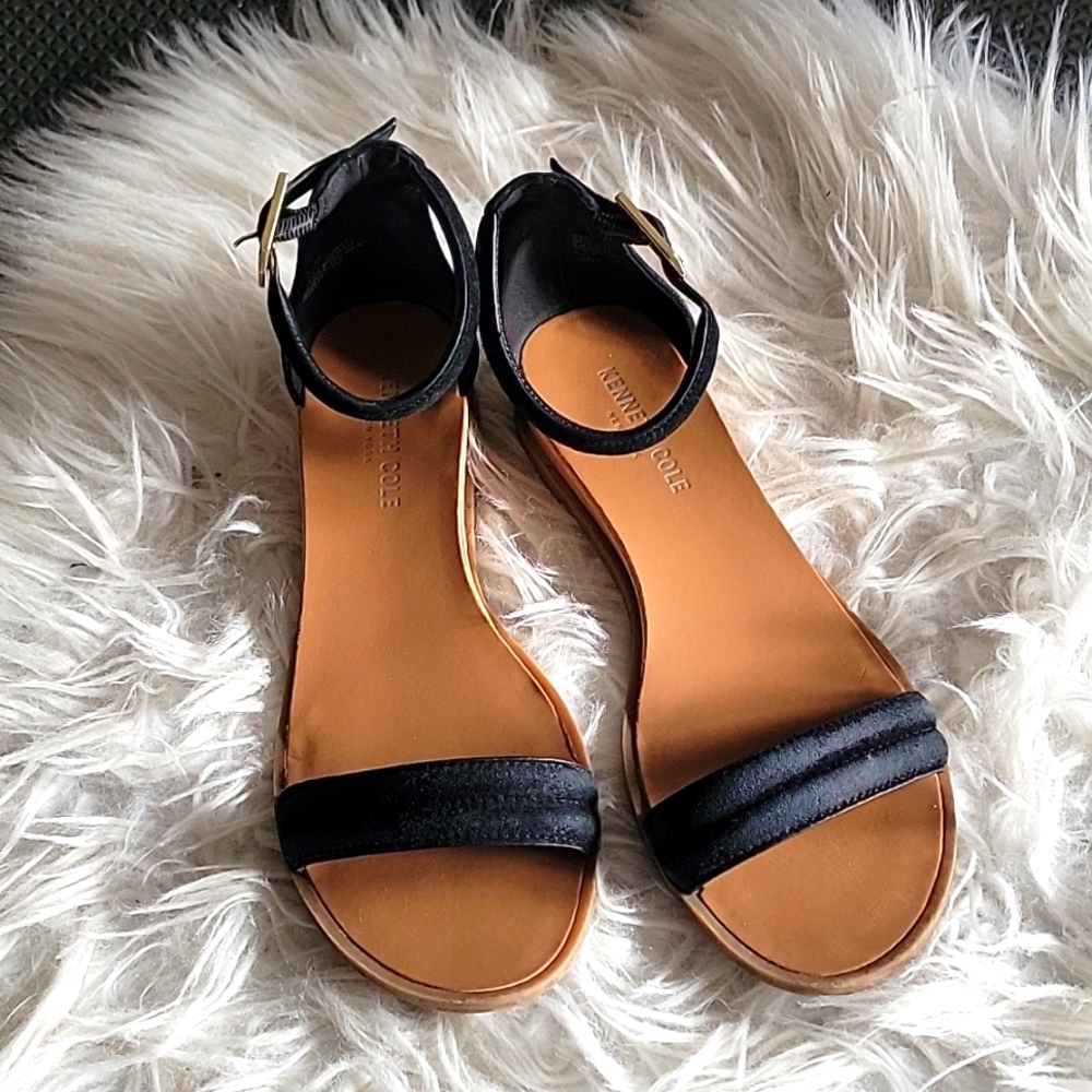 Black Sandle